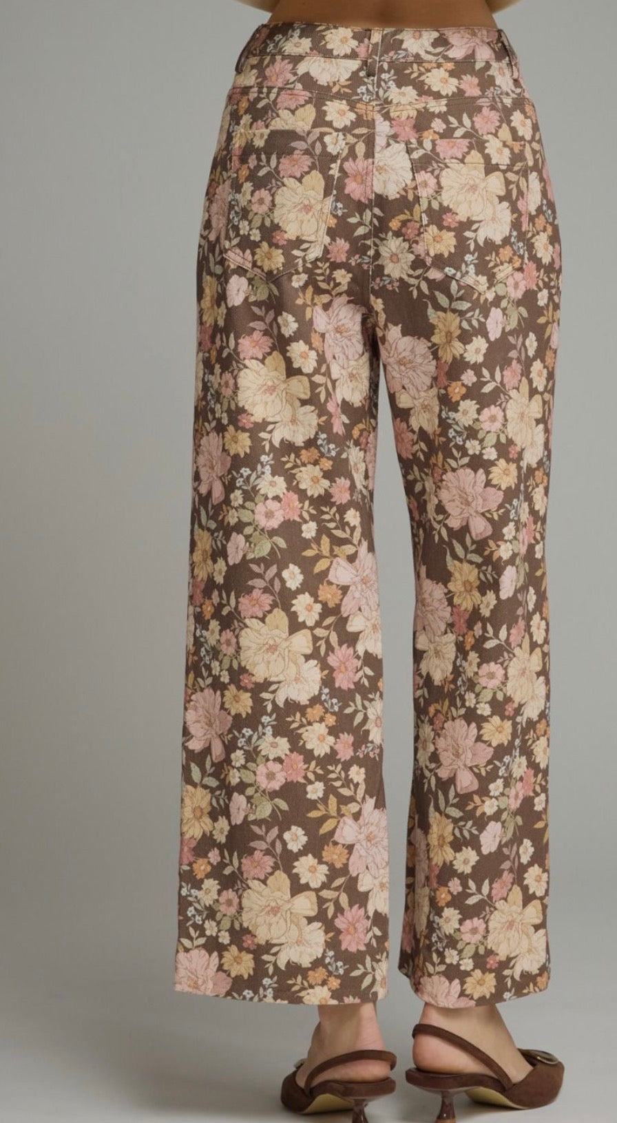 Fall flowers brown pants