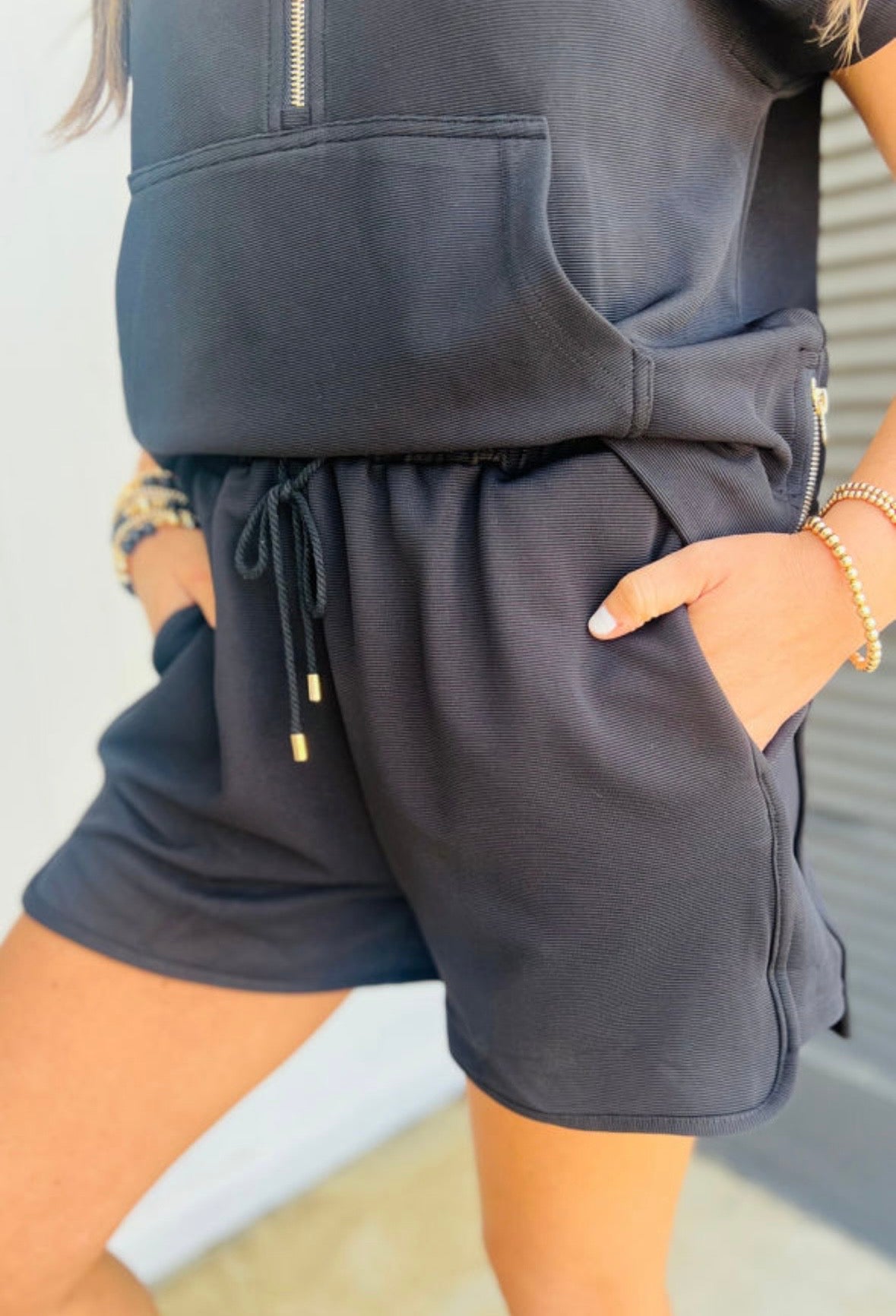 Black zip set