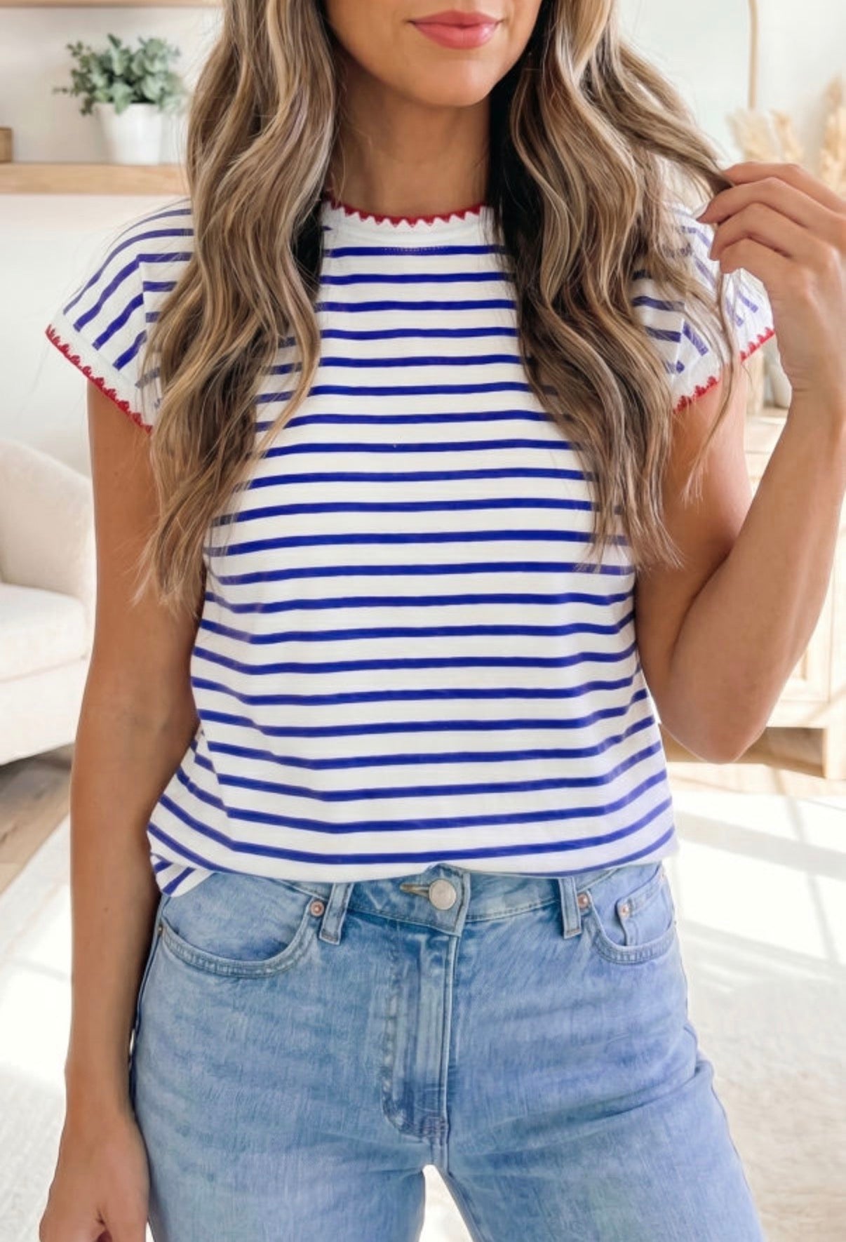 Blue stripe pink collar detail