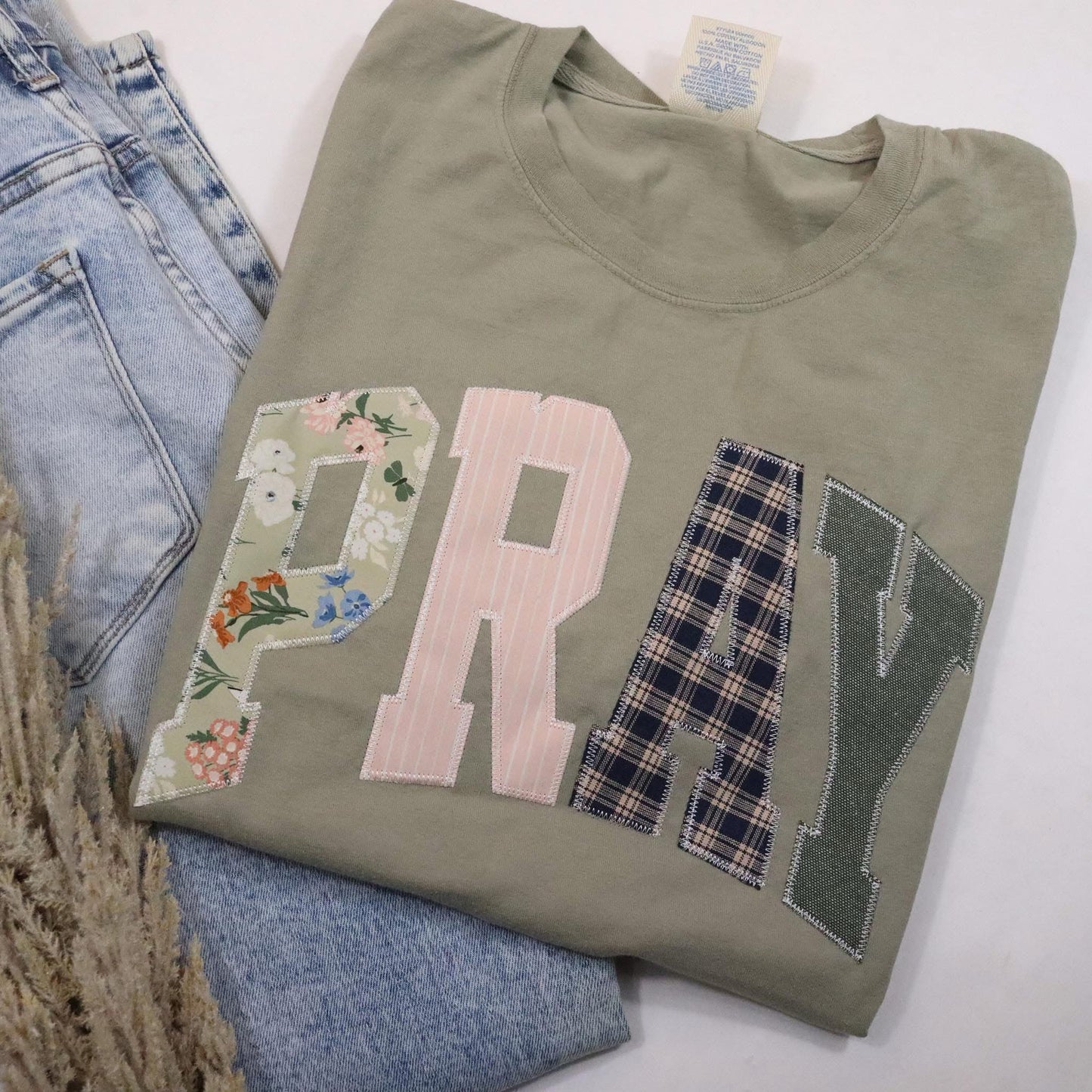 Pray tee