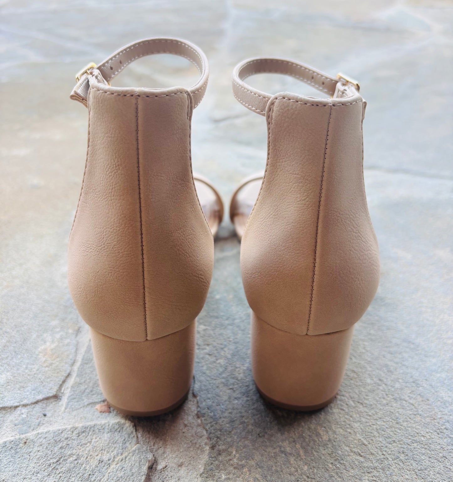 Nude weekend heel