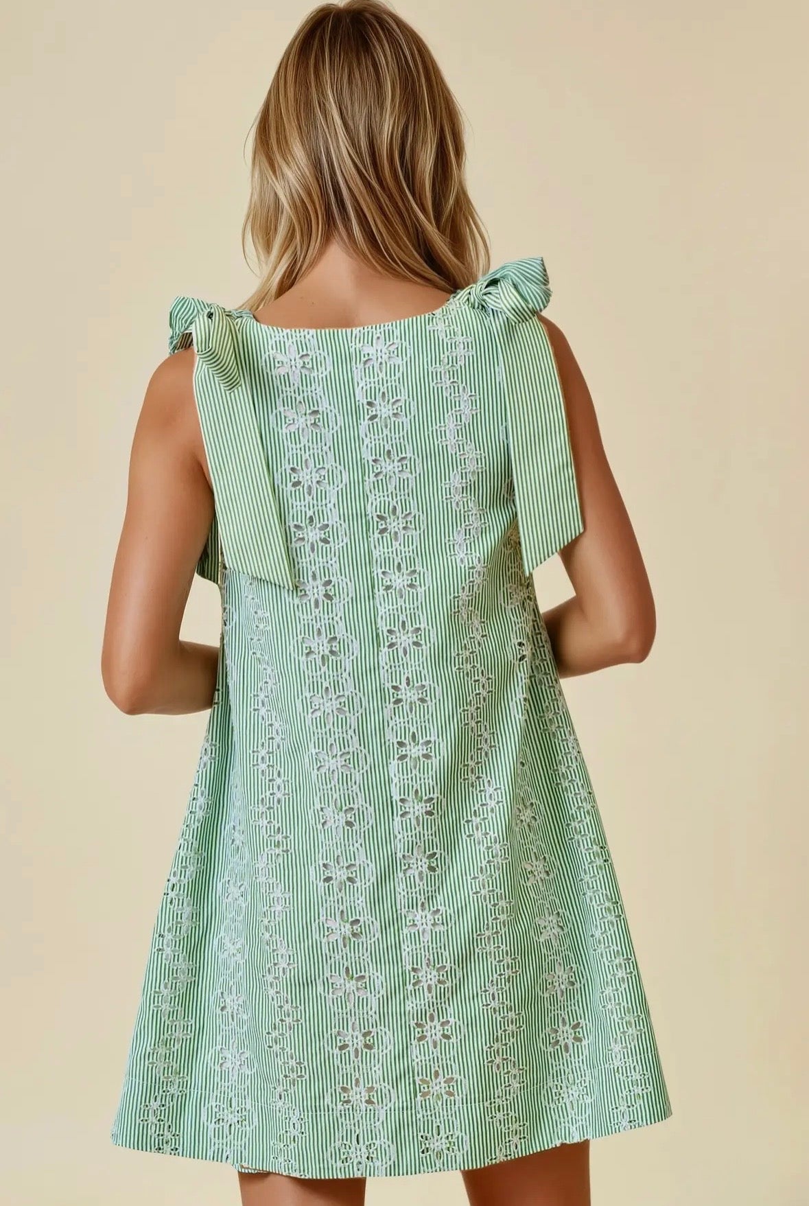 Green ribbon sleeveless dress