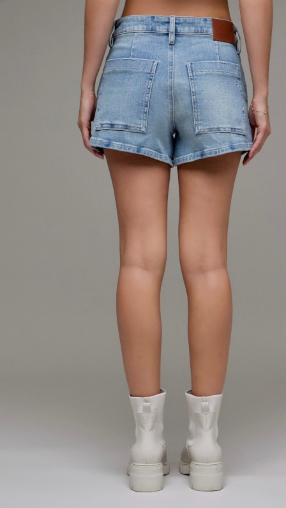 Hidden HW denim shorts