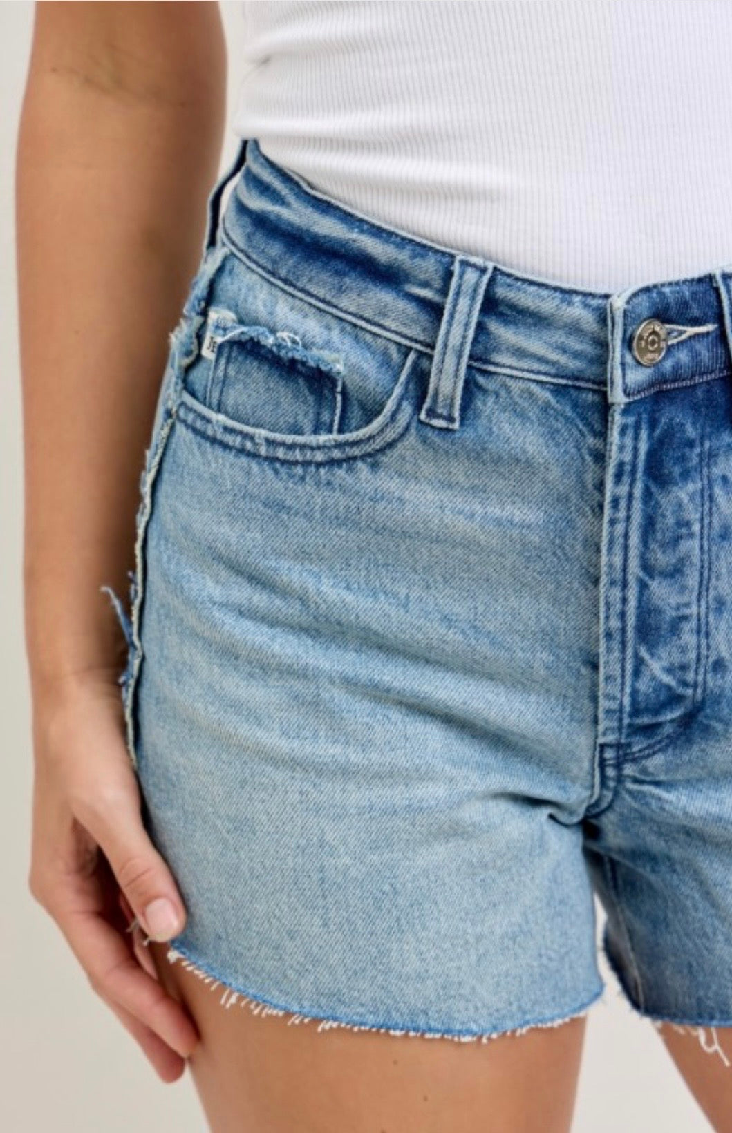 Judy HW blue rigid front stretch back shorts