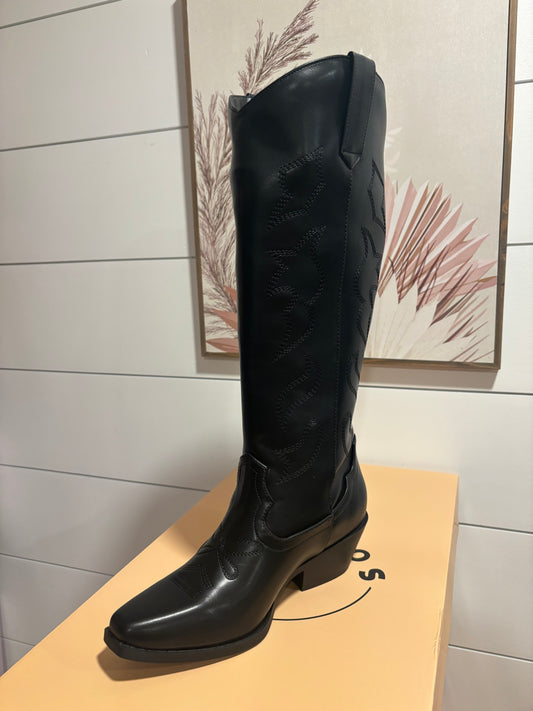 Zahara black boots