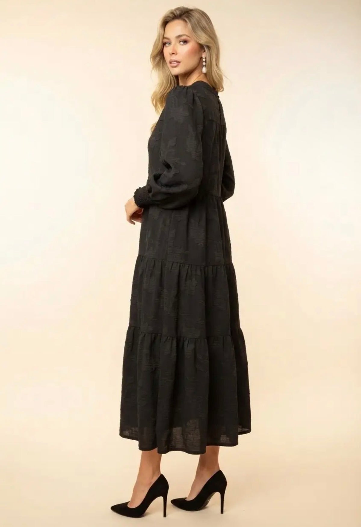 Black curvy dress