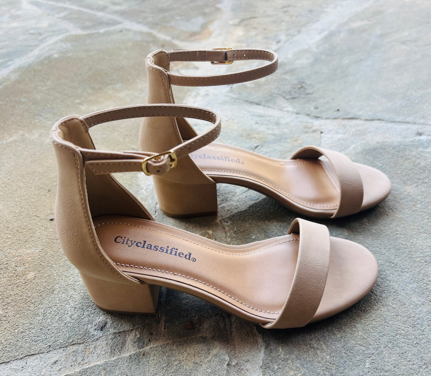 Nude weekend heel