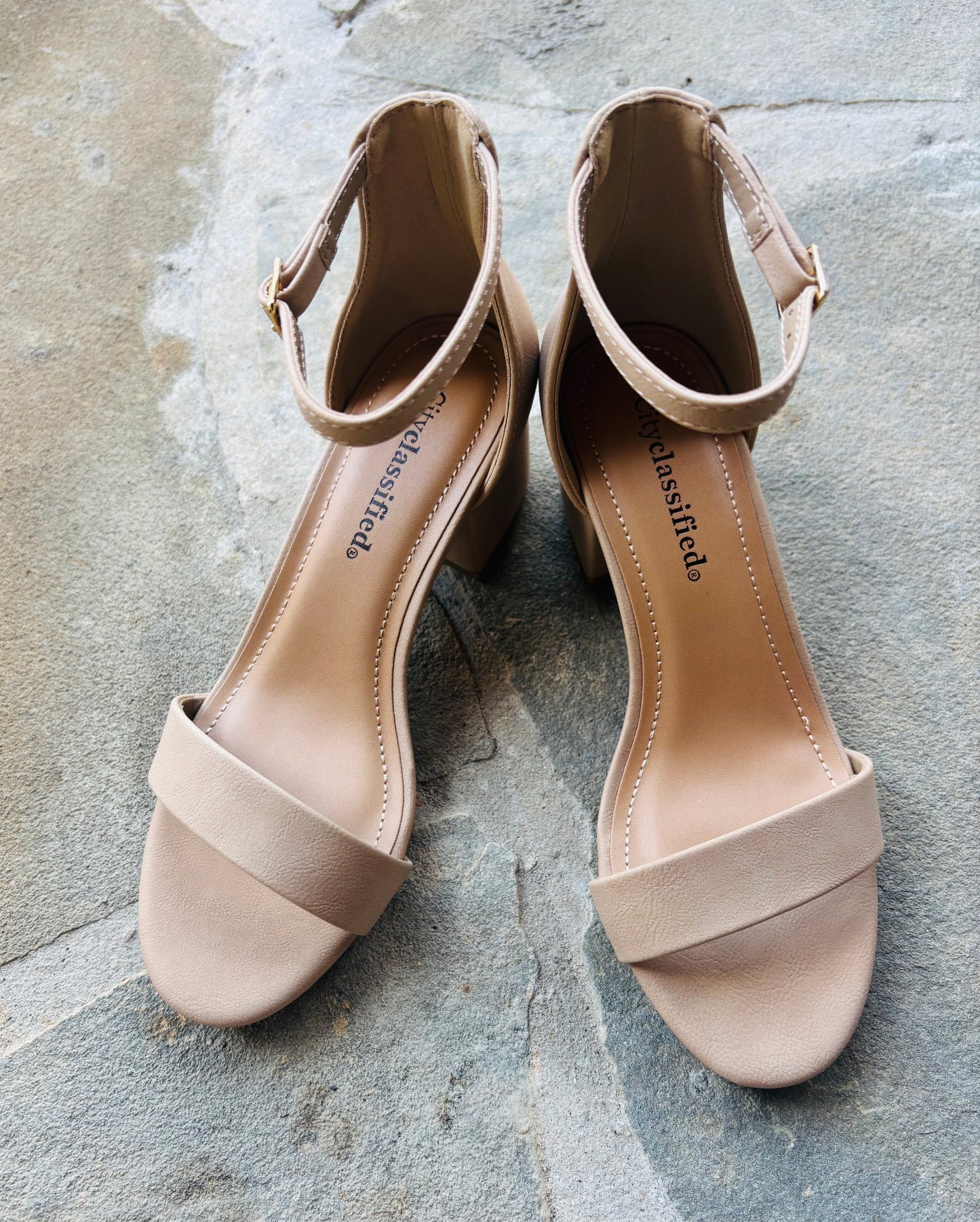 Nude weekend heel