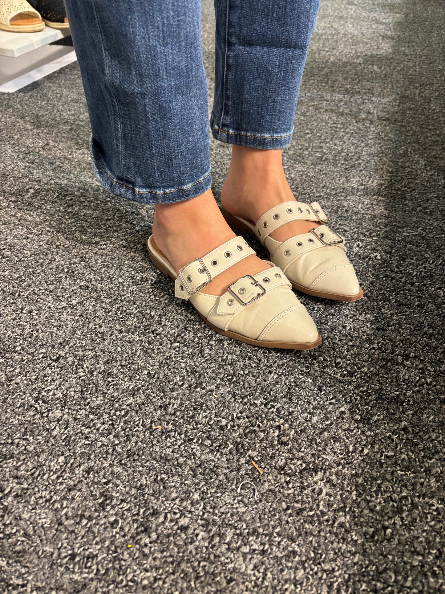 Usual mule off white
