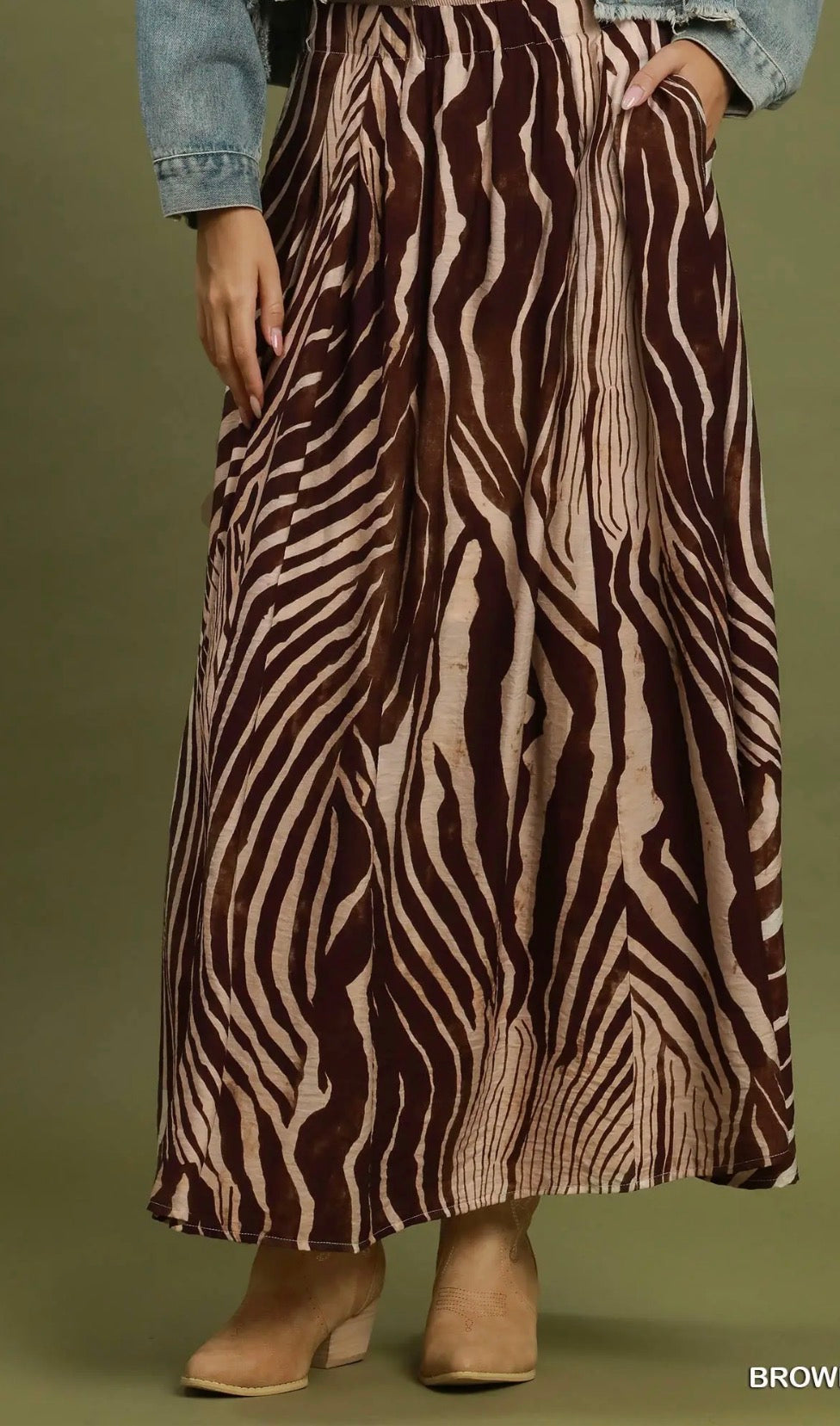 Brown animal print skirt w/pockets