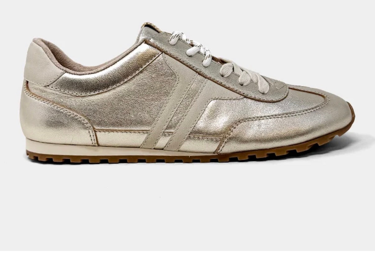 Shu shop Sarah sneaker