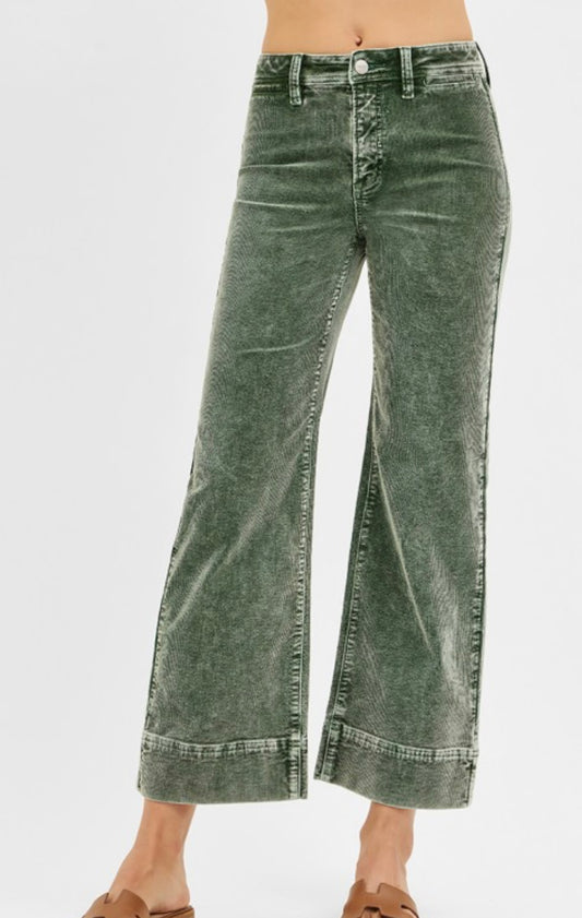 Risen green cropped corduroy