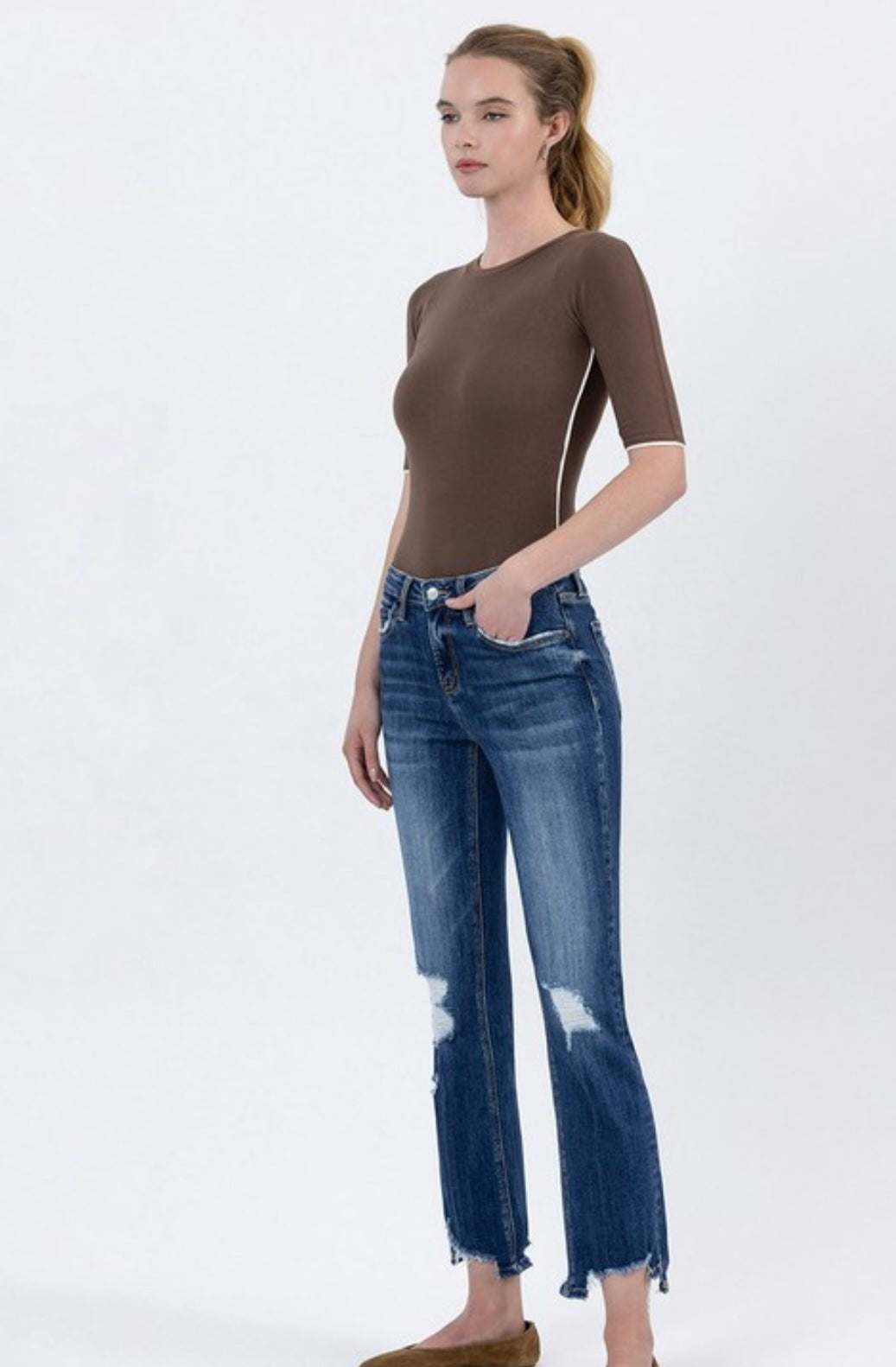 Lovervet midrise crop flare