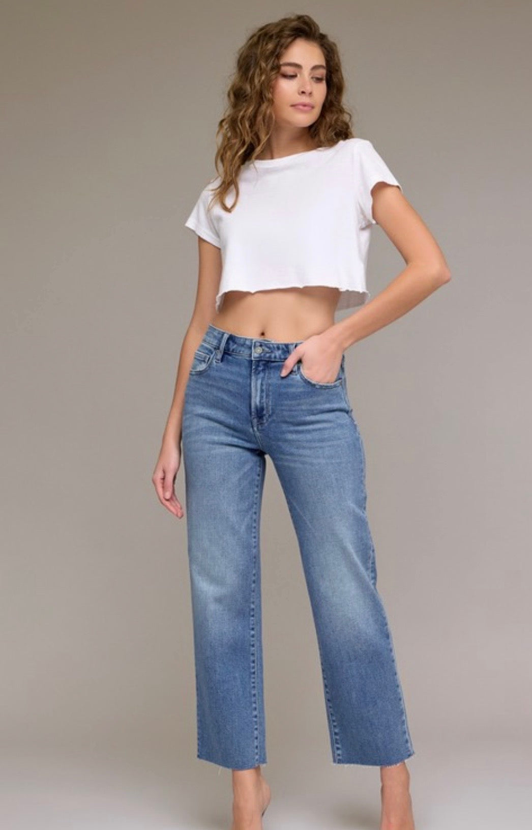 Hidden medium wash HW straight jeans