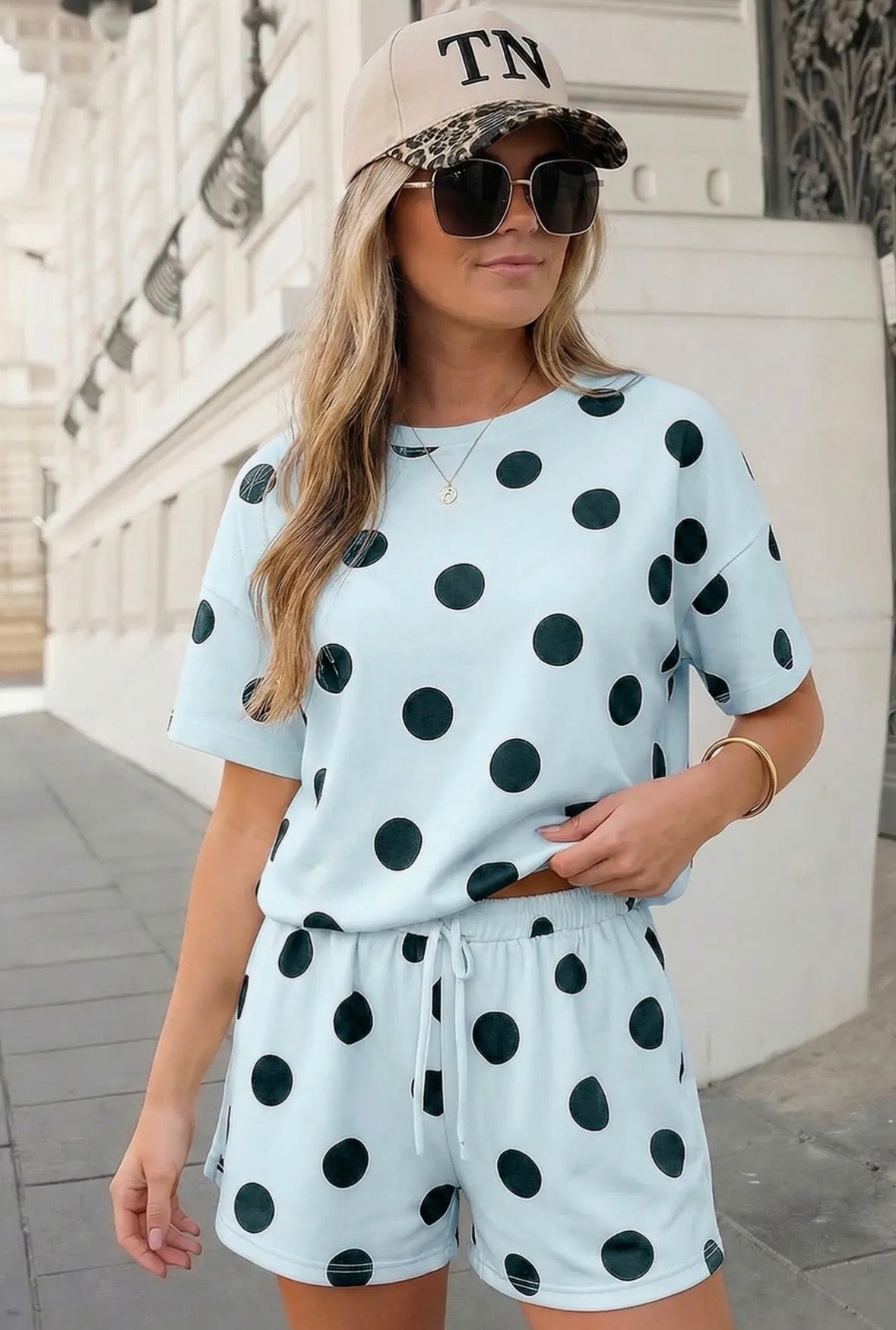 Light blue dot set