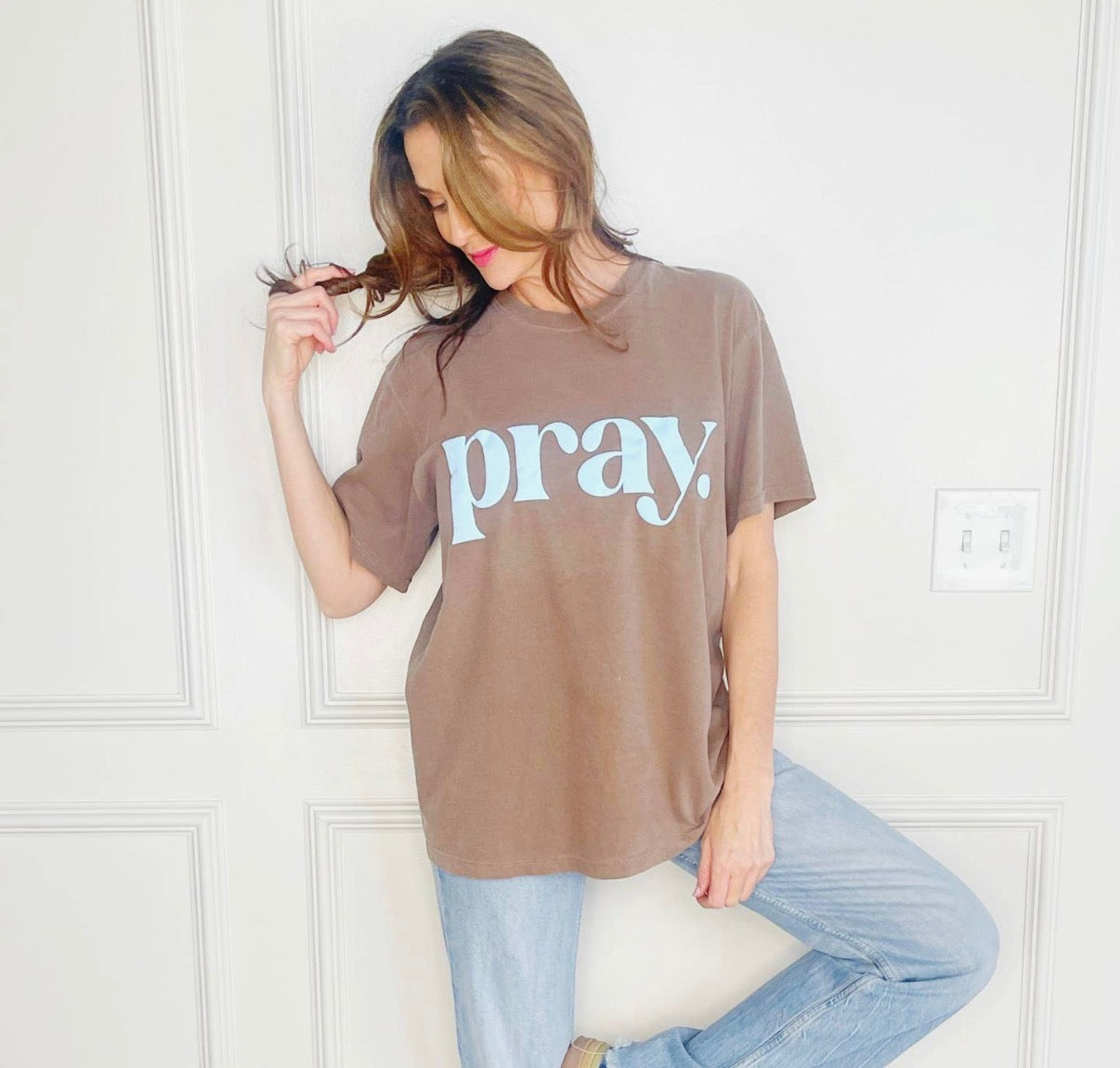 Brown/blue pray tee