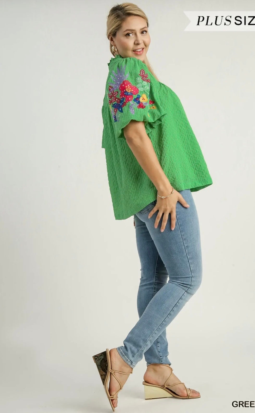 Green floral curvy top