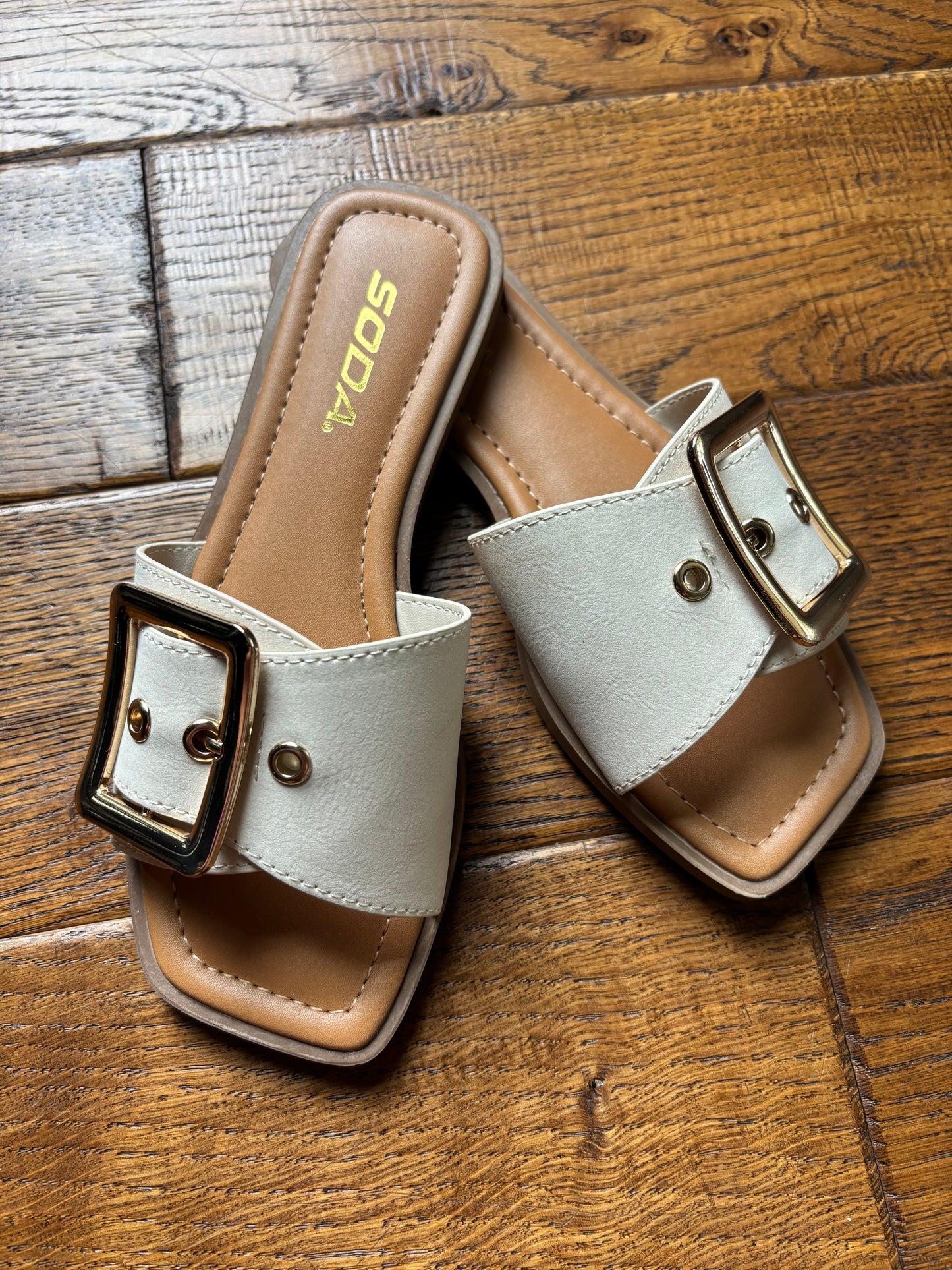 Opera beige sandal